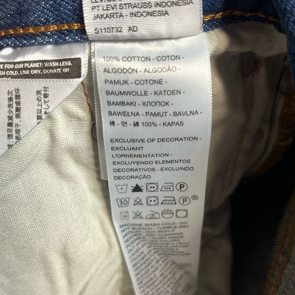 Levi’s 501 Distressed Shorts NWT - Picture 10 of 10